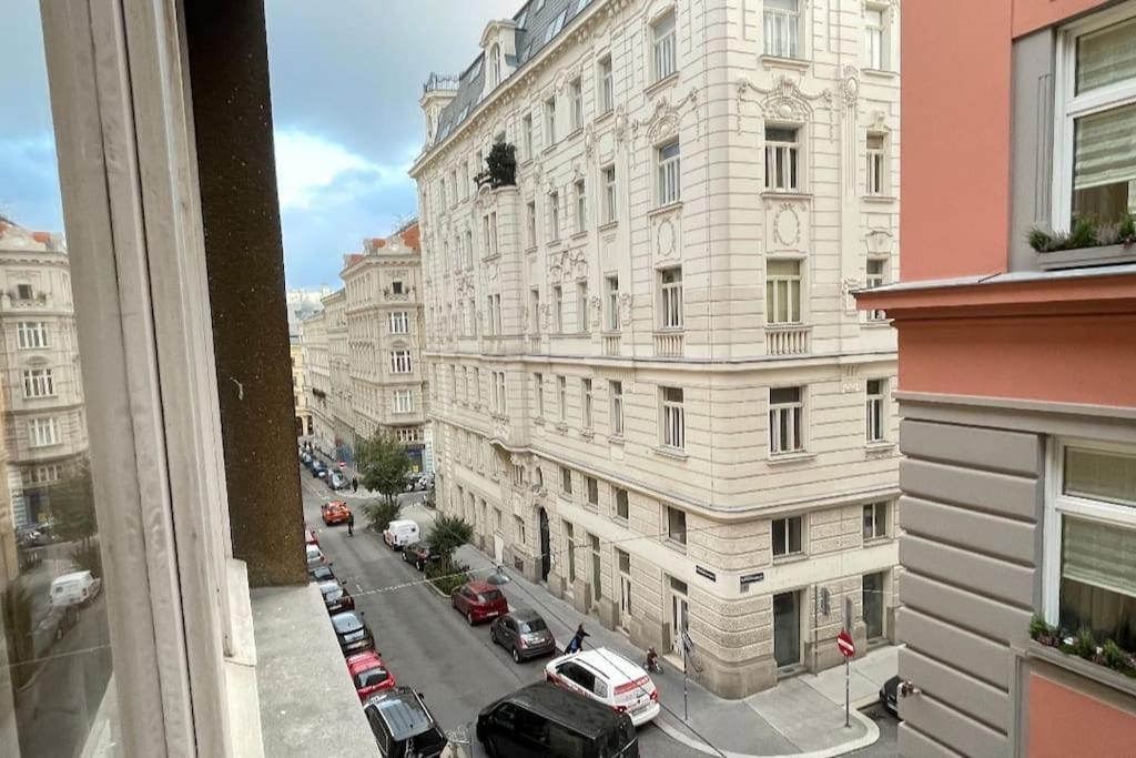 Mariahilfer Street Appartement